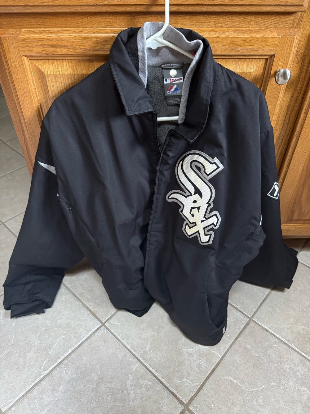 Majestic Chicago White Sox Black Raincoat Jacket with White Logo
